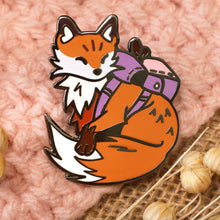 Load image into Gallery viewer, Pin: Backpack Fox
