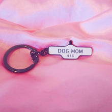 Load image into Gallery viewer, Keychain: TDM Mom/Dad
