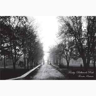 Postcard: TRINITY COLLEGE GATES